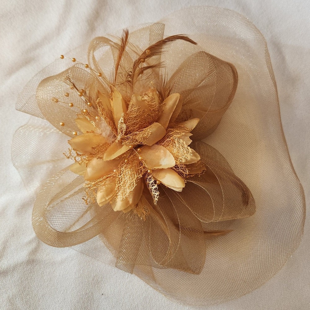 Unbranded Fascinator Hair Clip Women OS Gold Excellent Kentucky Derby Tea Party